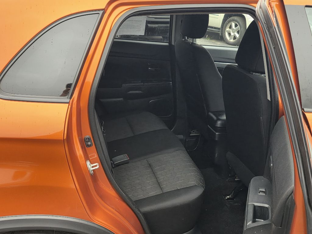Photo 14 of this MITSUBISHI OUTLANDER SPORT