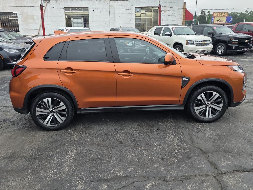 Photo 8 of this MITSUBISHI OUTLANDER SPORT