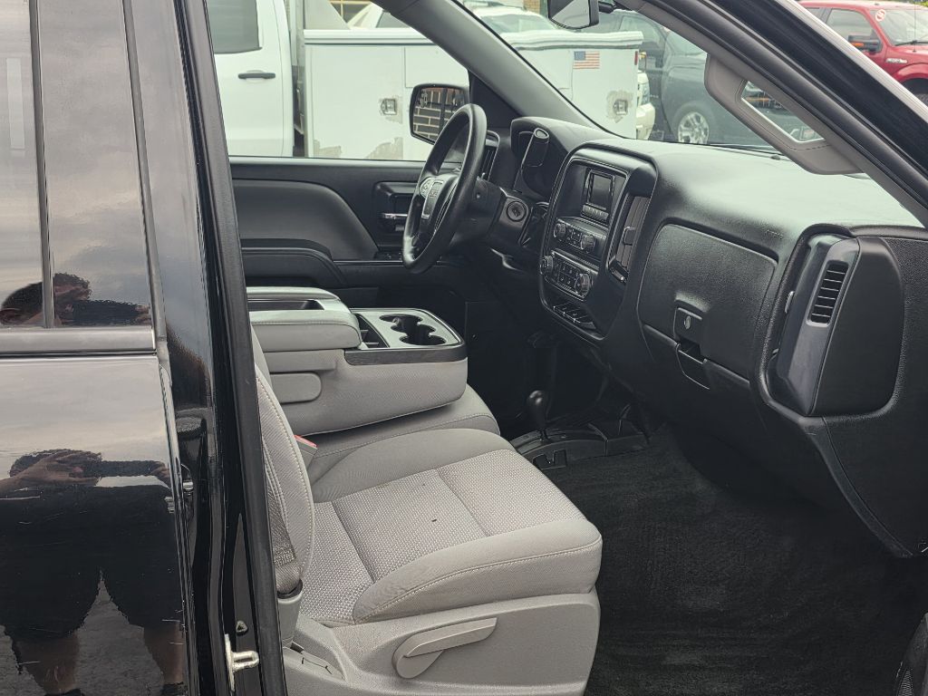 Photo 14 of this GMC SIERRA