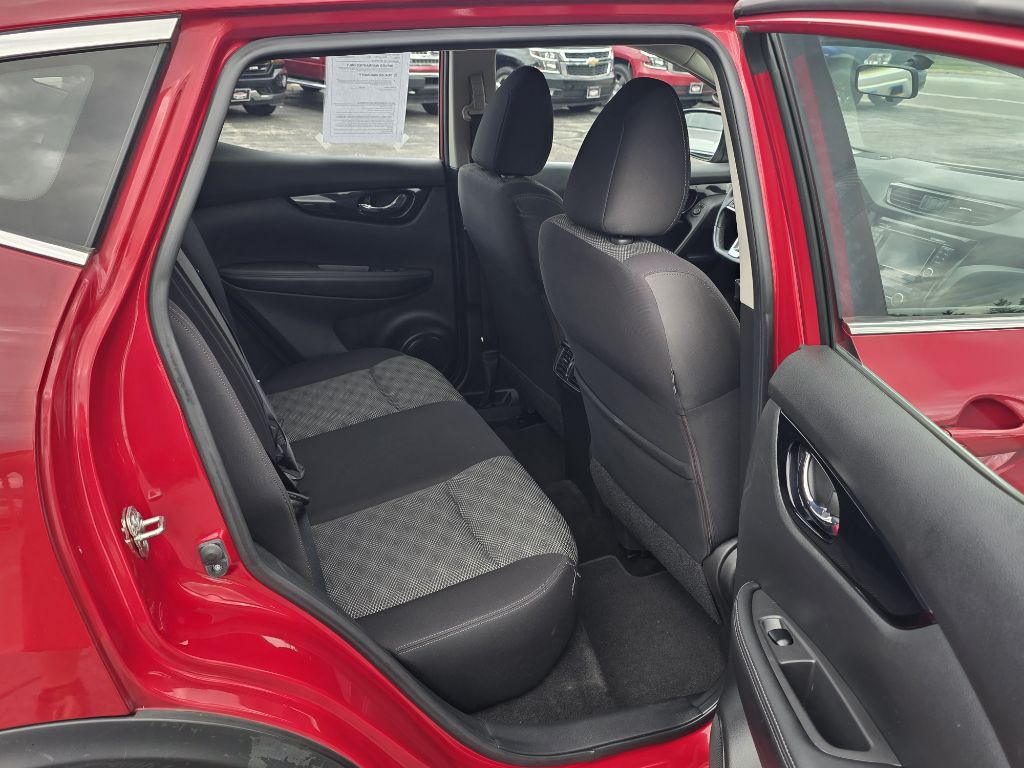 Photo 11 of this NISSAN ROGUE SPORT