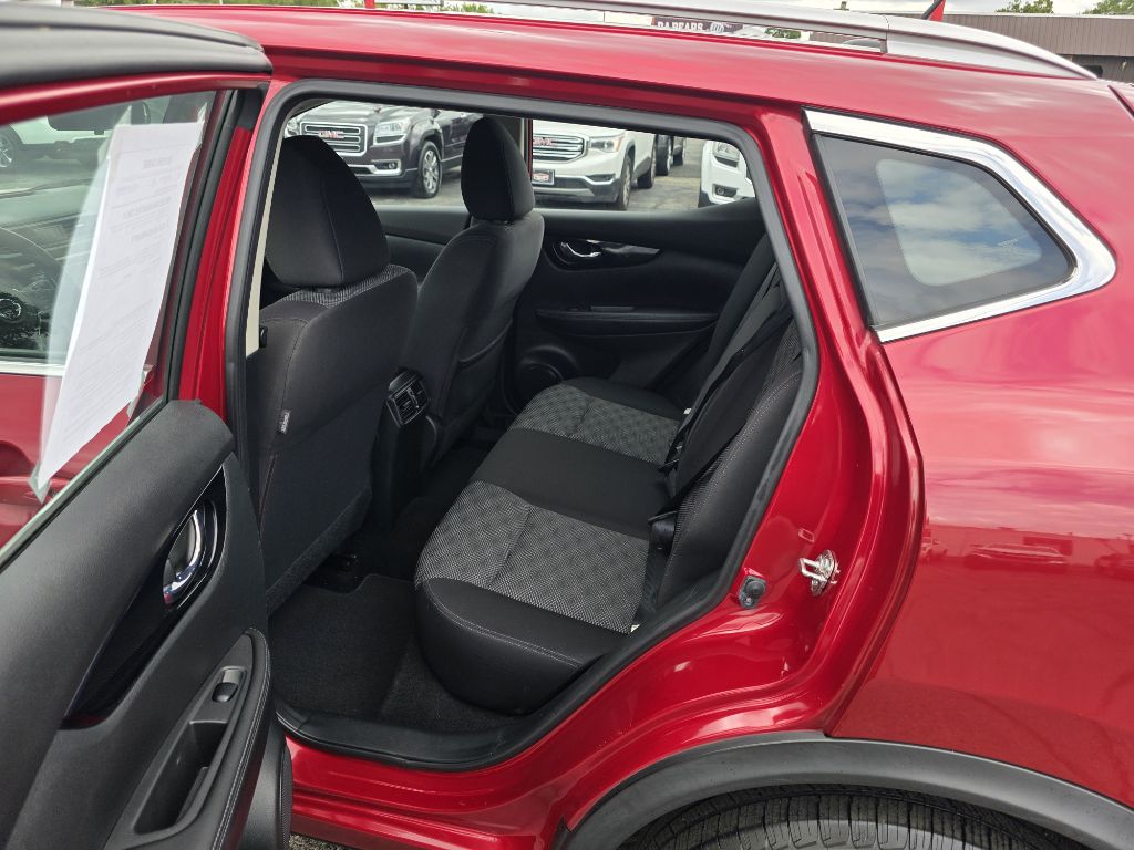 Photo 9 of this NISSAN ROGUE SPORT