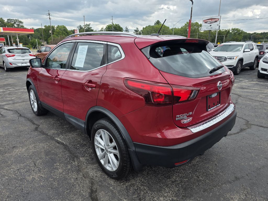 Photo 4 of this NISSAN ROGUE SPORT