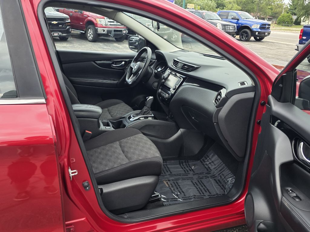Photo 14 of this NISSAN ROGUE SPORT