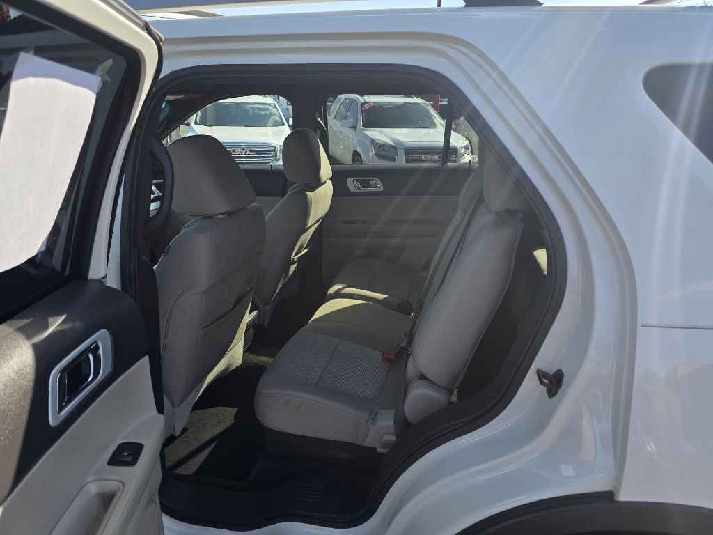 Photo 11 of this FORD EXPLORER