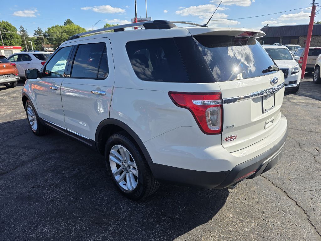 Photo 5 of this FORD EXPLORER