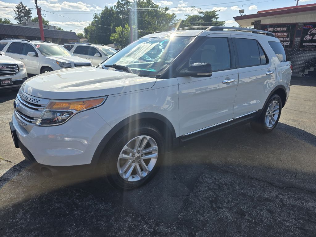 Photo 2 of this FORD EXPLORER