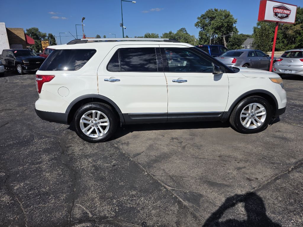 Photo 8 of this FORD EXPLORER