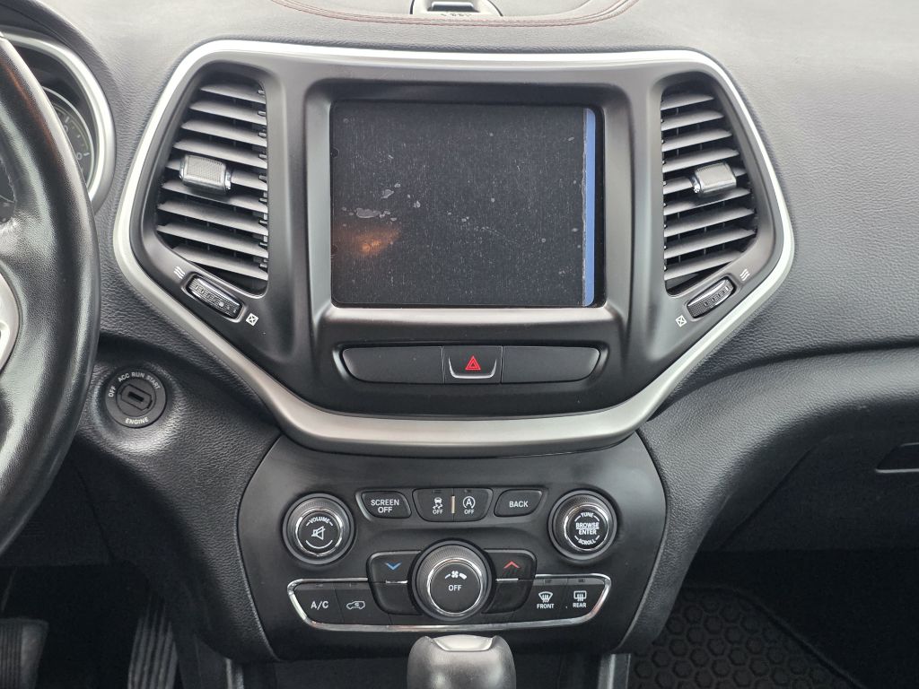 Photo 13 of this JEEP CHEROKEE
