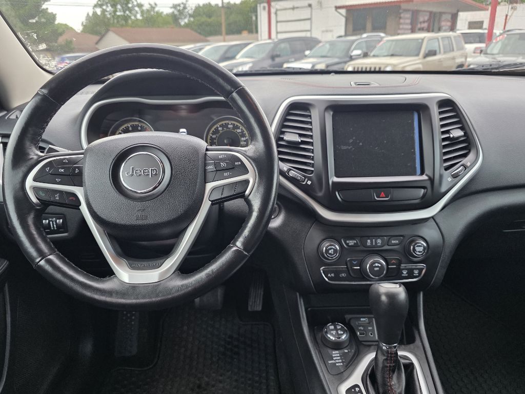 Photo 12 of this JEEP CHEROKEE