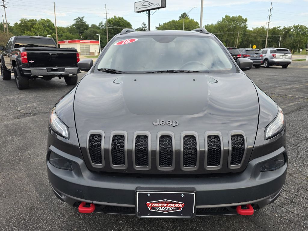 Photo 9 of this JEEP CHEROKEE