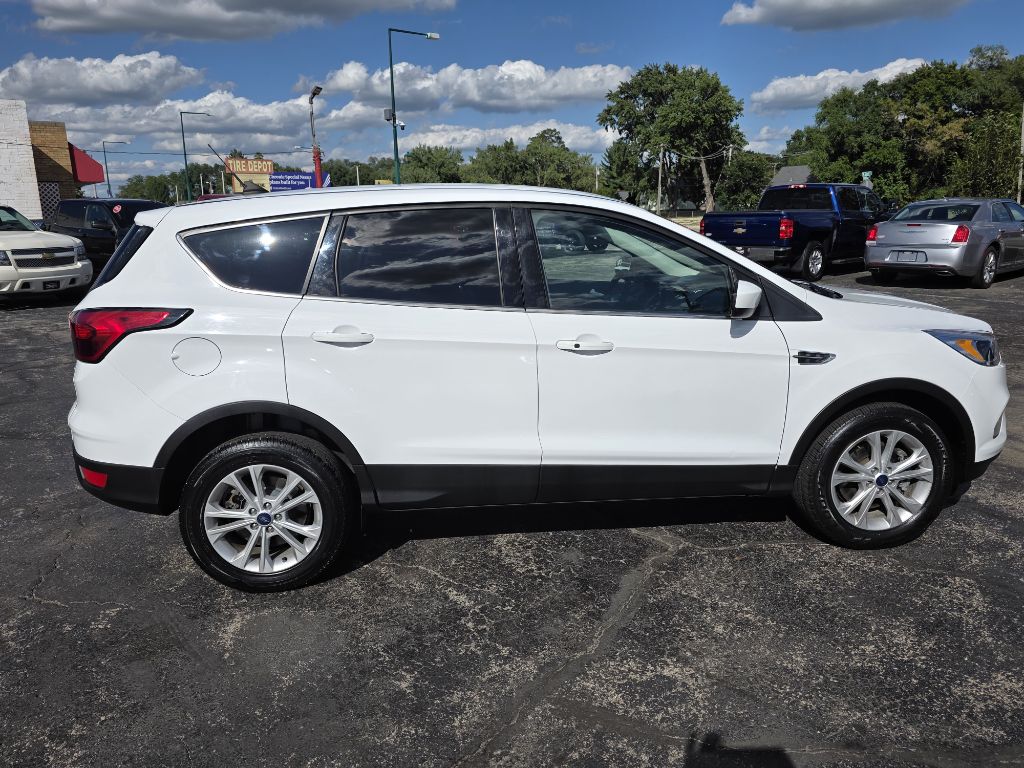 Photo 6 of this FORD ESCAPE
