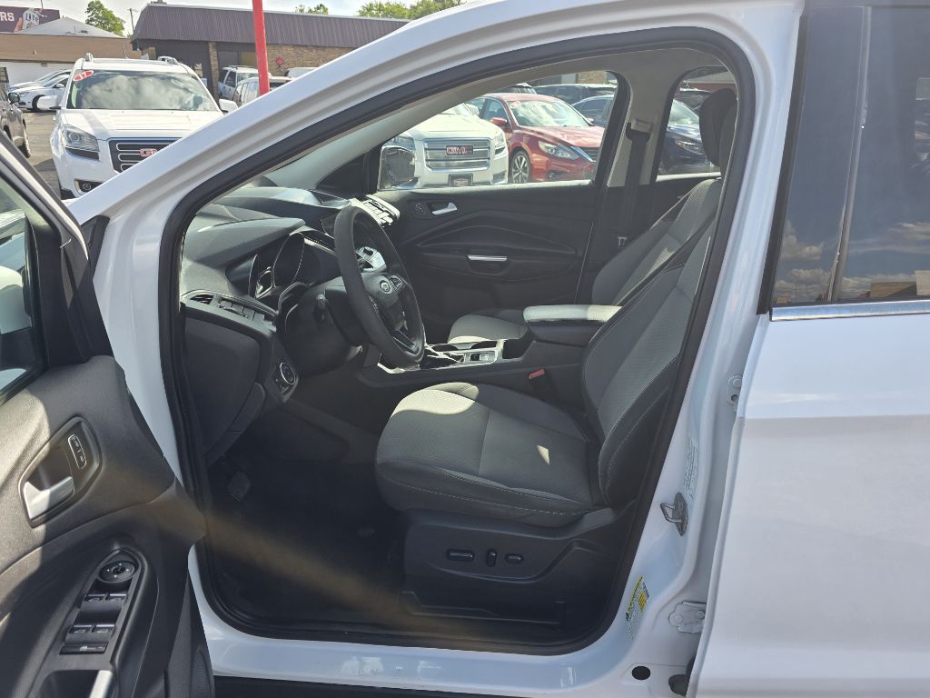 Photo 8 of this FORD ESCAPE