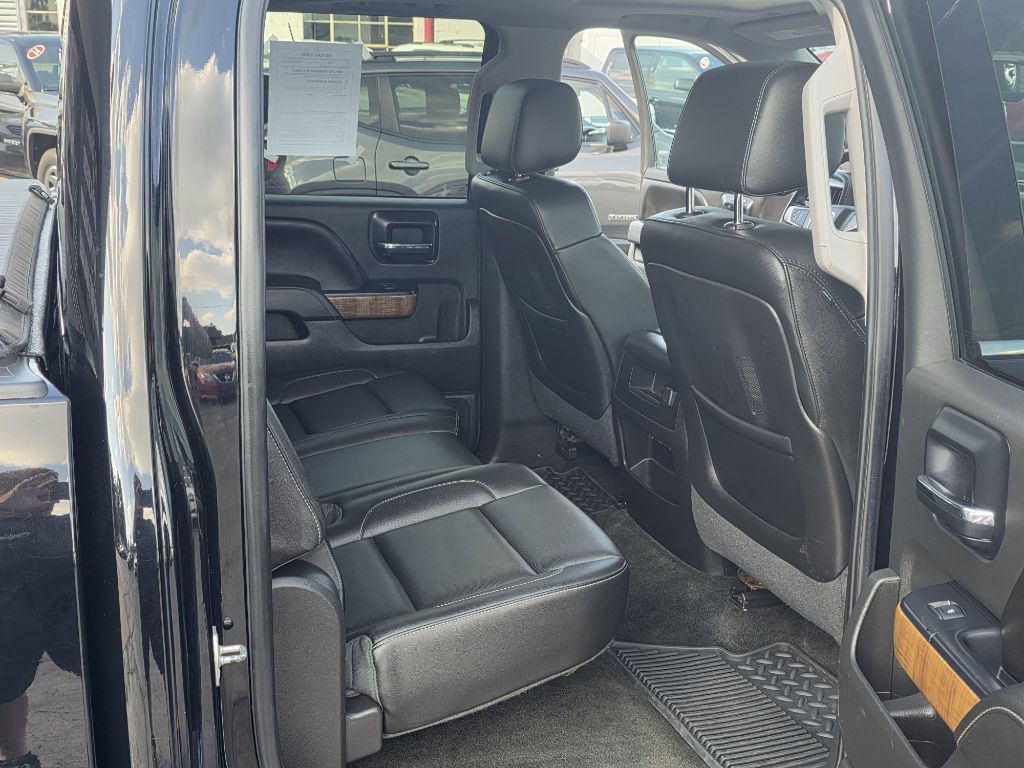 Photo 14 of this GMC SIERRA