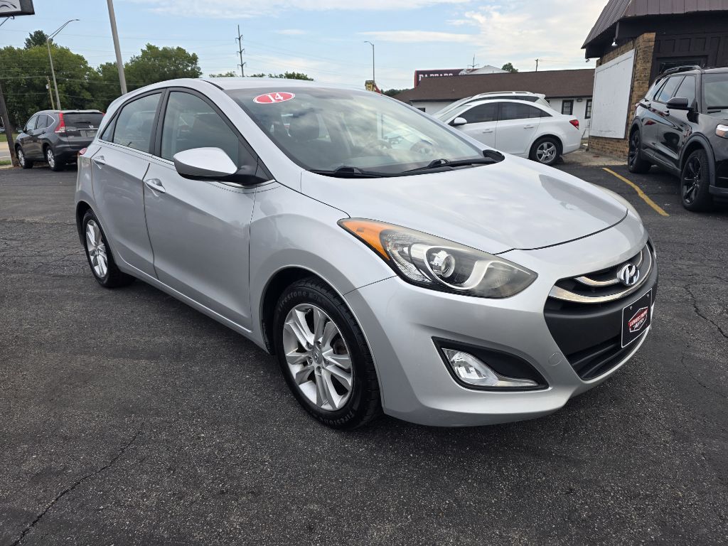 Photo 7 of this HYUNDAI ELANTRA GT