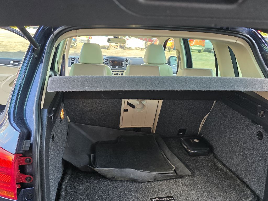 Photo 14 of this VOLKSWAGEN TIGUAN