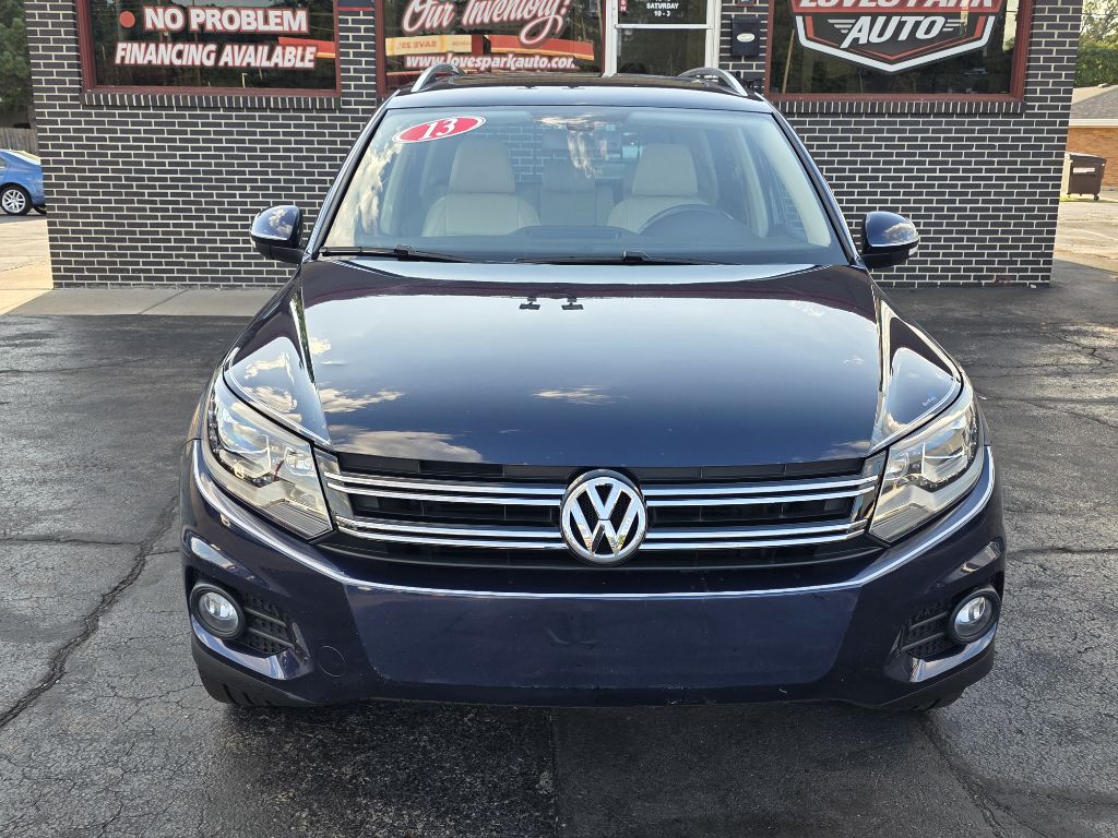 Photo 8 of this VOLKSWAGEN TIGUAN