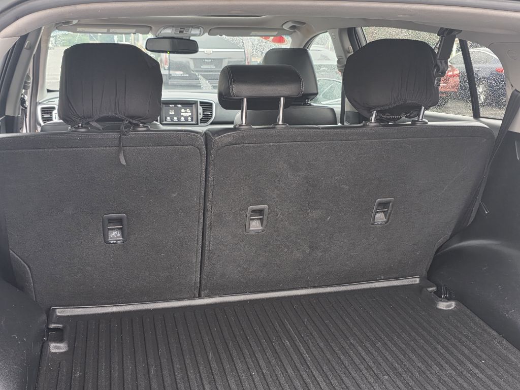 Photo 12 of this KIA SPORTAGE