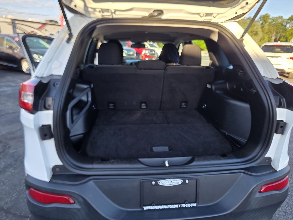 Photo 13 of this JEEP CHEROKEE