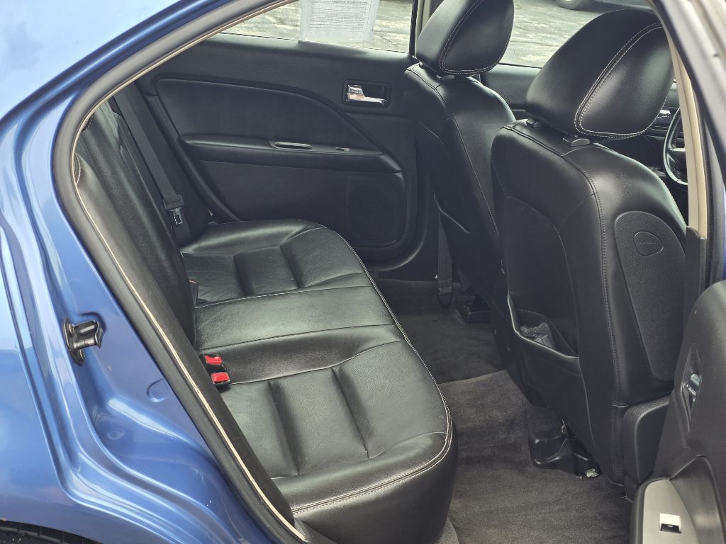 Photo 11 of this FORD FUSION