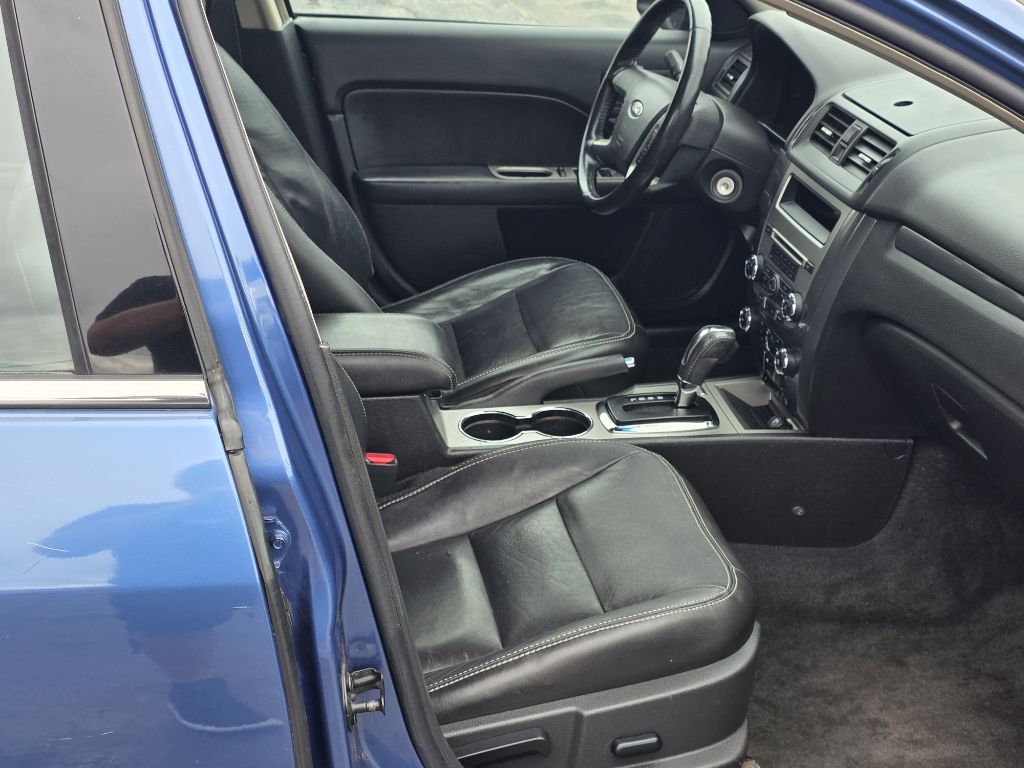 Photo 12 of this FORD FUSION