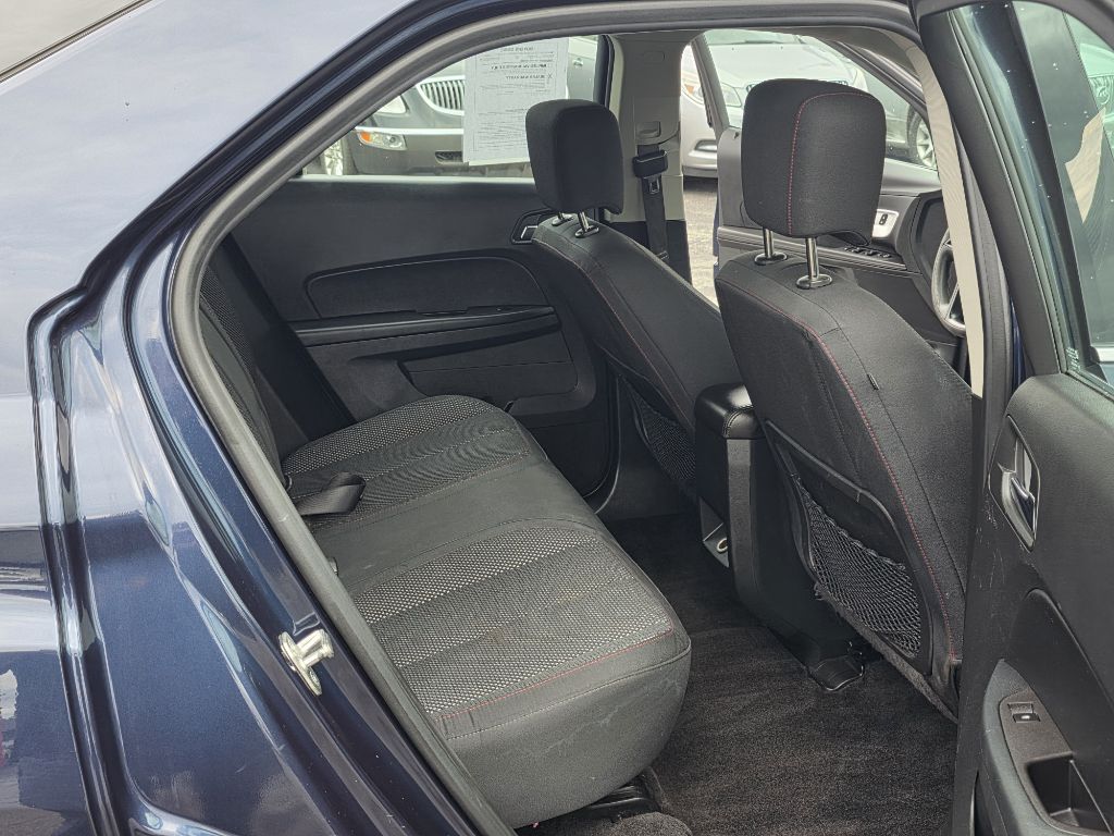 Photo 18 of this CHEVROLET EQUINOX