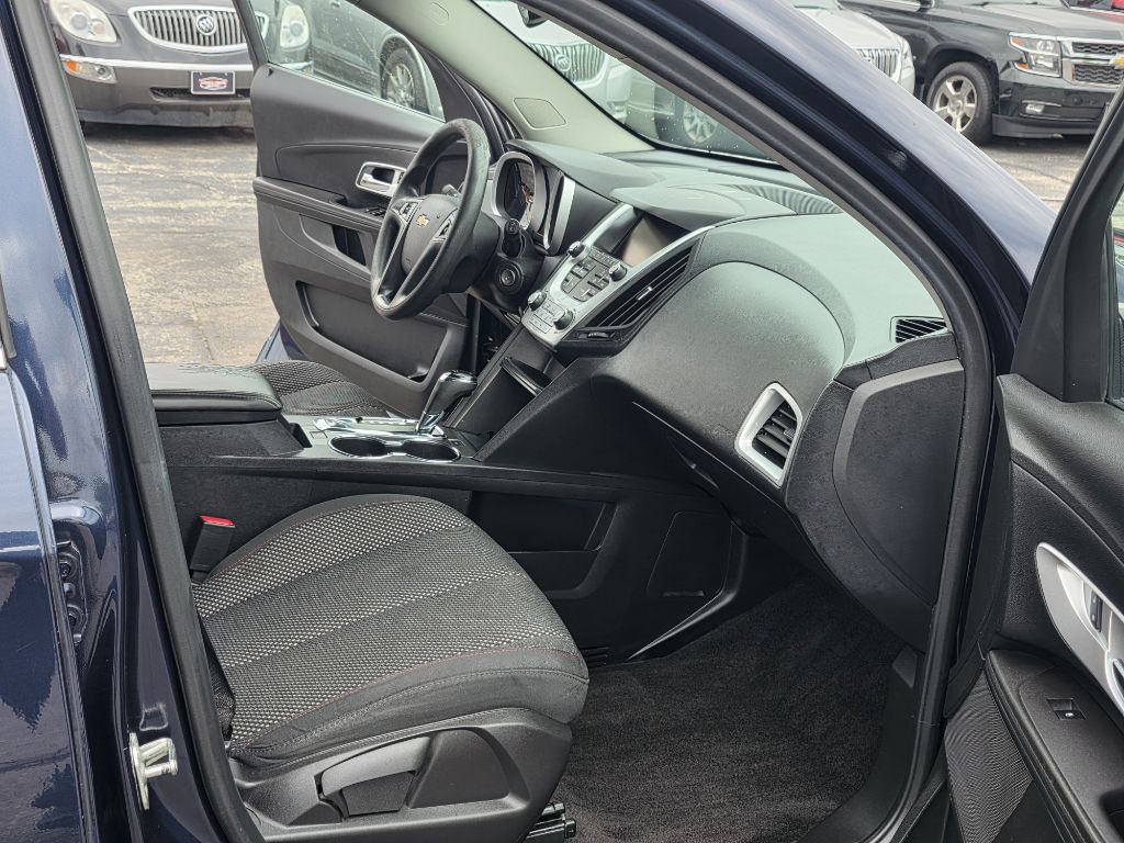 Photo 19 of this CHEVROLET EQUINOX