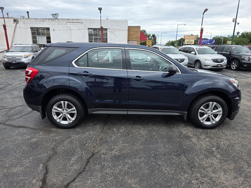 Photo 8 of this CHEVROLET EQUINOX