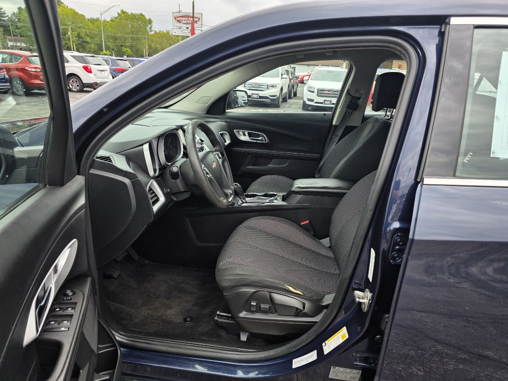 Photo 13 of this CHEVROLET EQUINOX