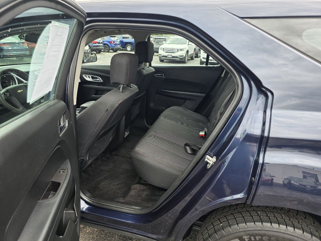 Photo 15 of this CHEVROLET EQUINOX