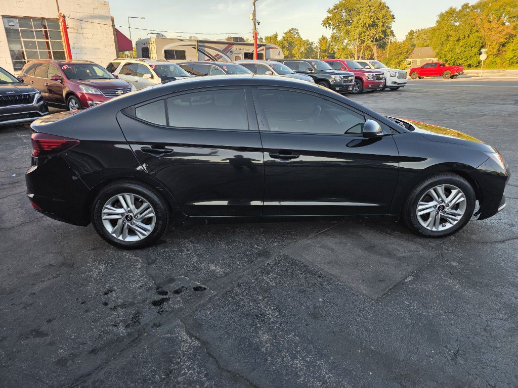 Photo 7 of this HYUNDAI ELANTRA