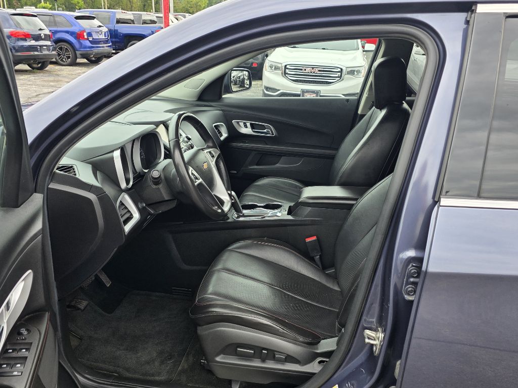 Photo 9 of this CHEVROLET EQUINOX