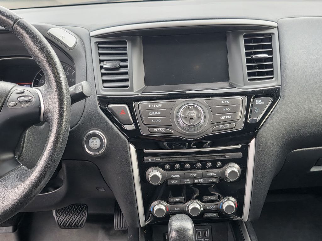 Photo 12 of this NISSAN PATHFINDER