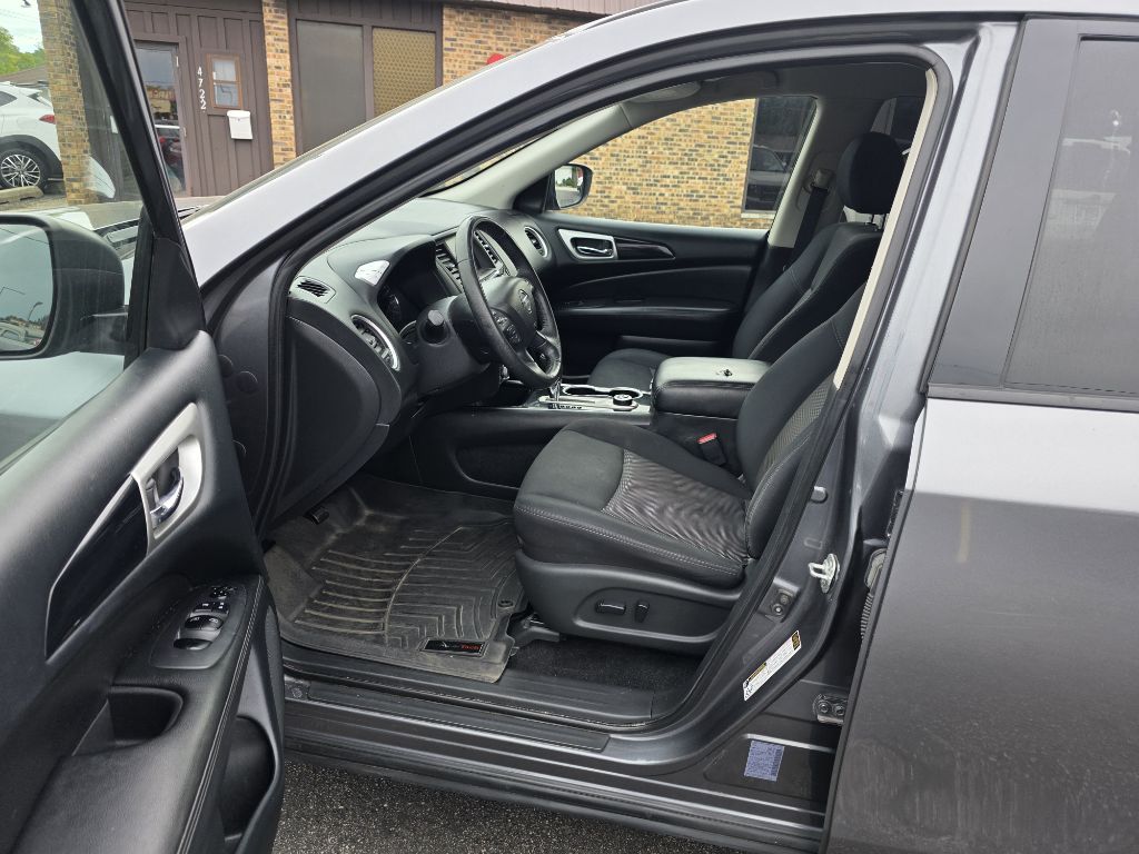 Photo 9 of this NISSAN PATHFINDER