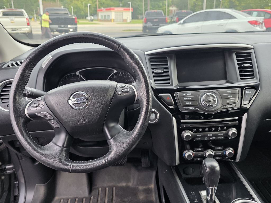 Photo 11 of this NISSAN PATHFINDER