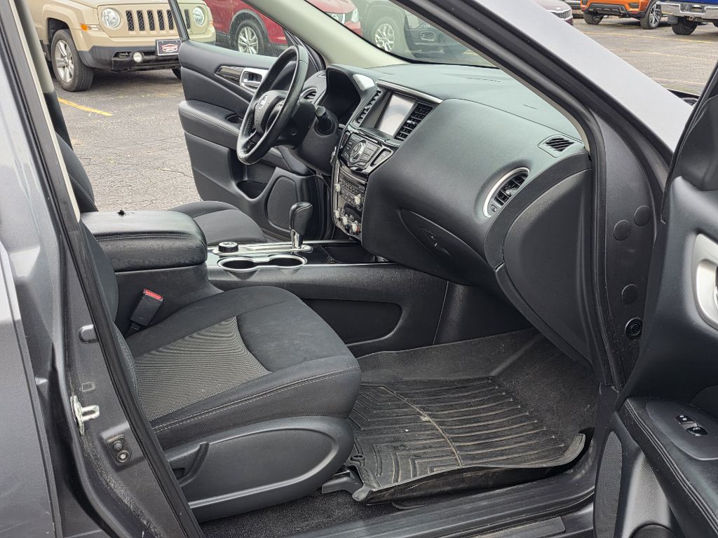 Photo 15 of this NISSAN PATHFINDER