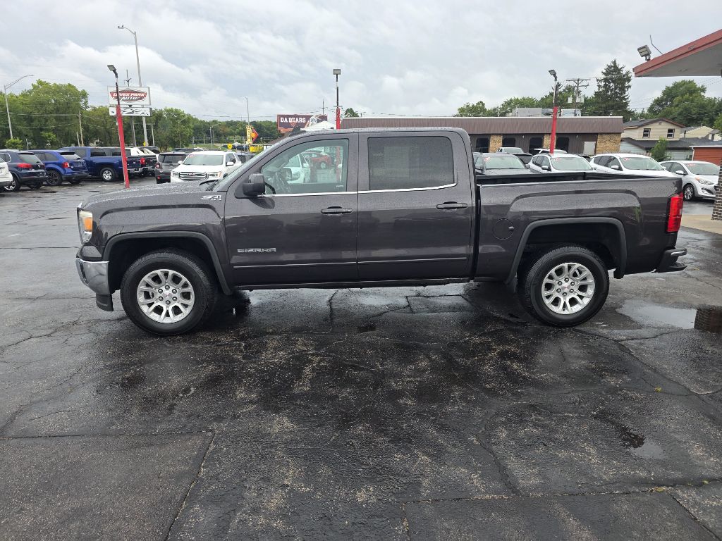 Photo 2 of this GMC SIERRA