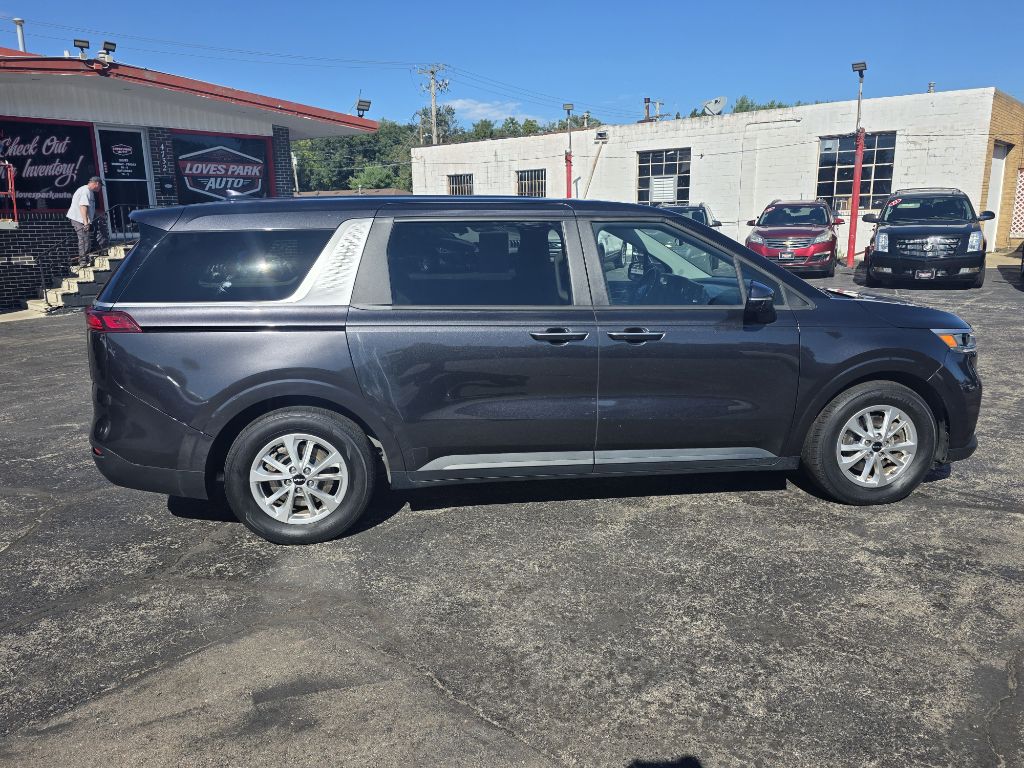 Photo 7 of this KIA CARNIVAL