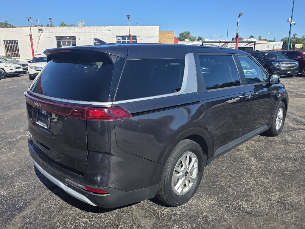 Photo 4 of this KIA CARNIVAL