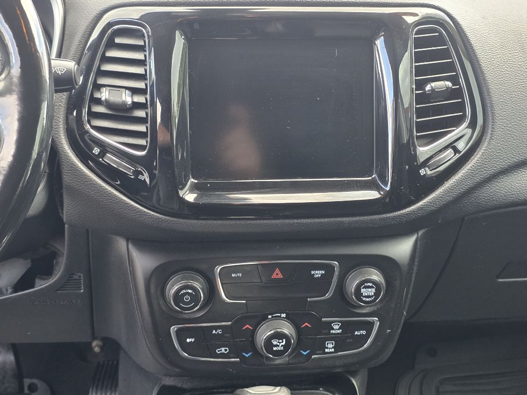 Photo 14 of this JEEP COMPASS