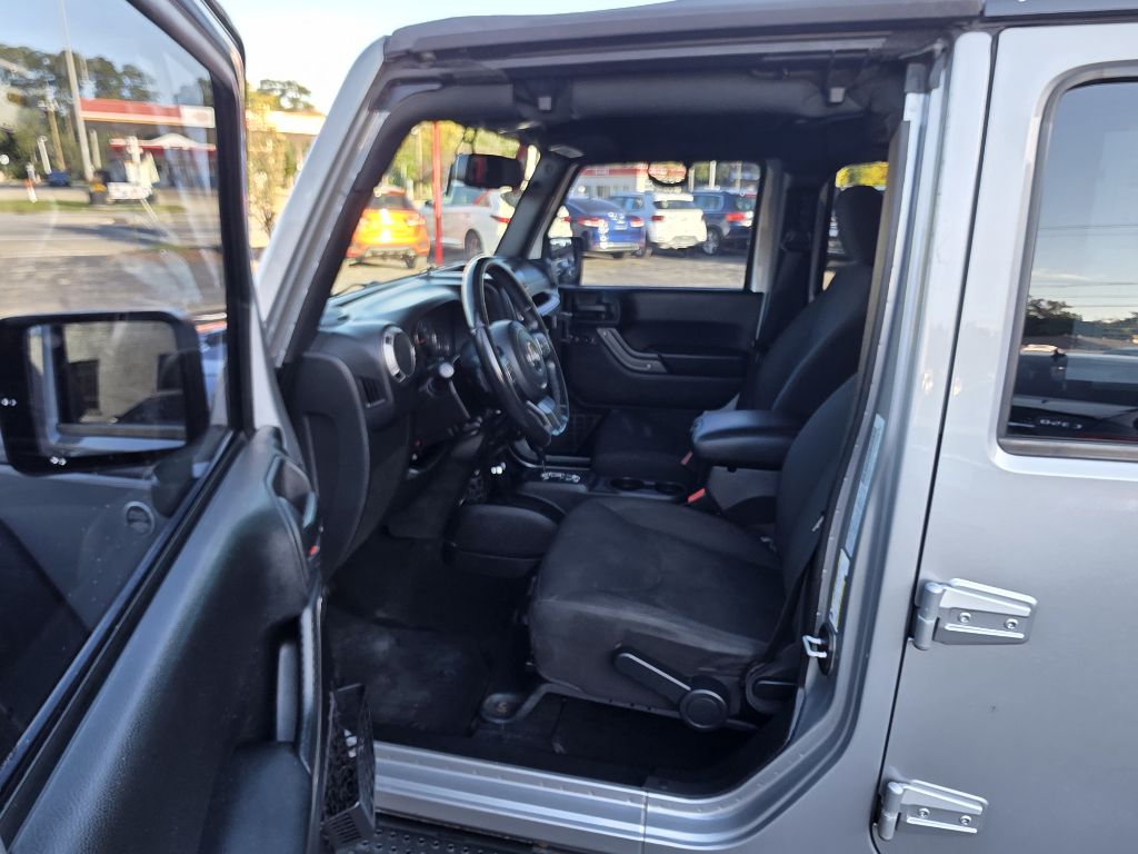 Photo 8 of this JEEP WRANGLER UNLIMI