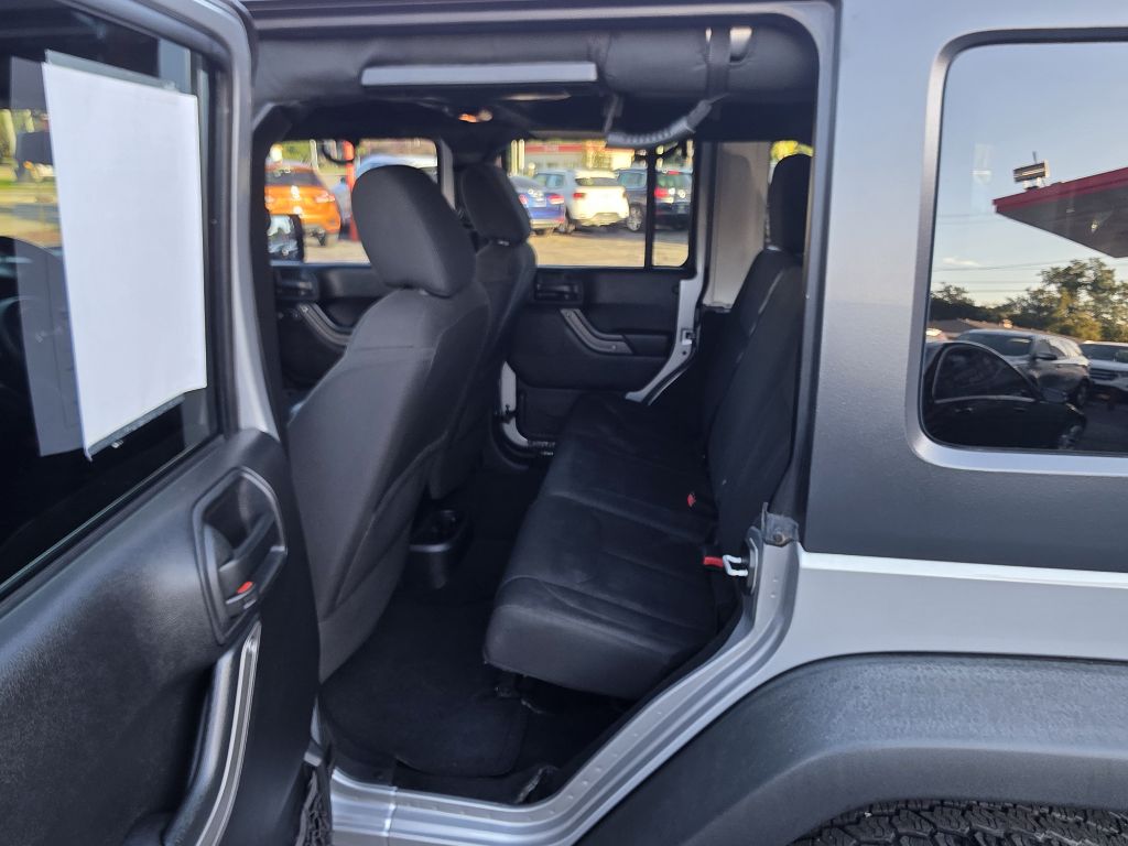 Photo 10 of this JEEP WRANGLER UNLIMI