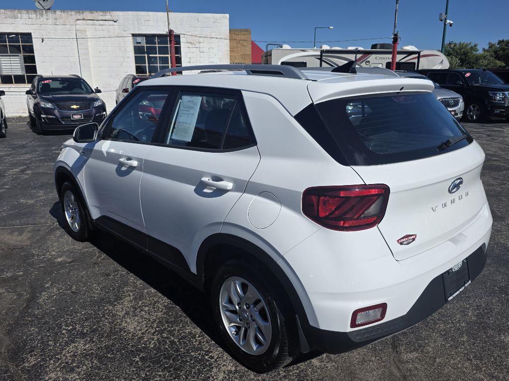 Photo 3 of this HYUNDAI VENUE