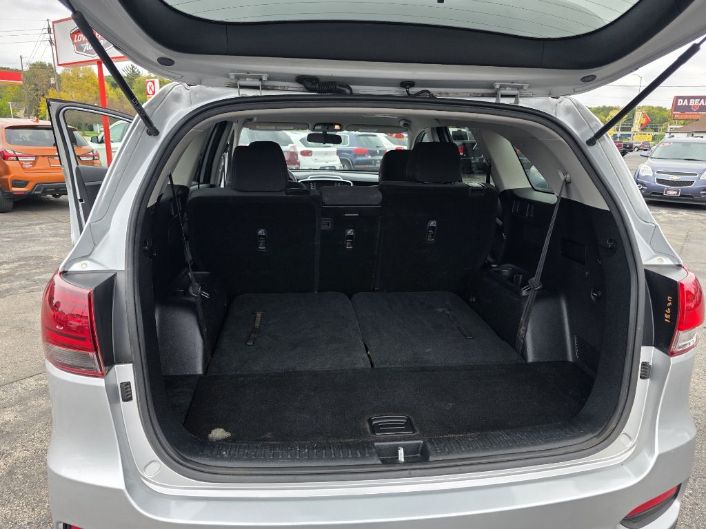 Photo 10 of this KIA SORENTO