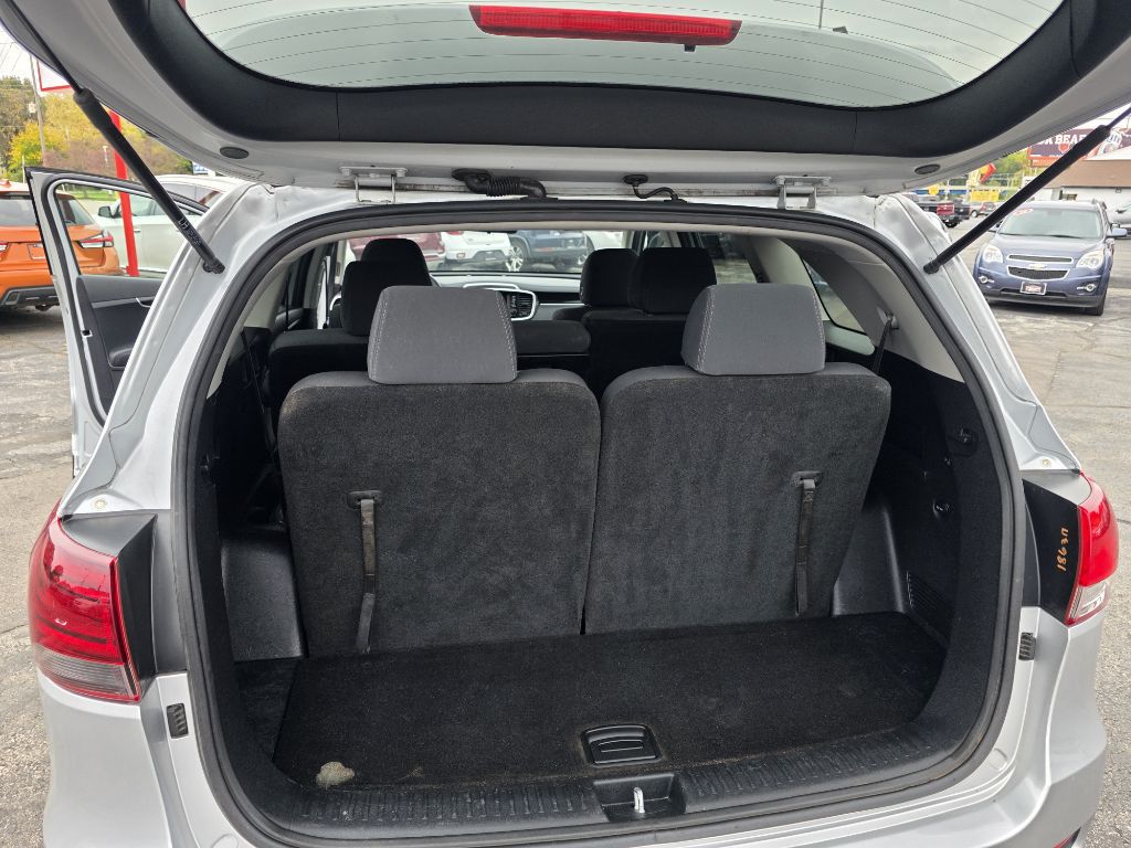 Photo 14 of this KIA SORENTO