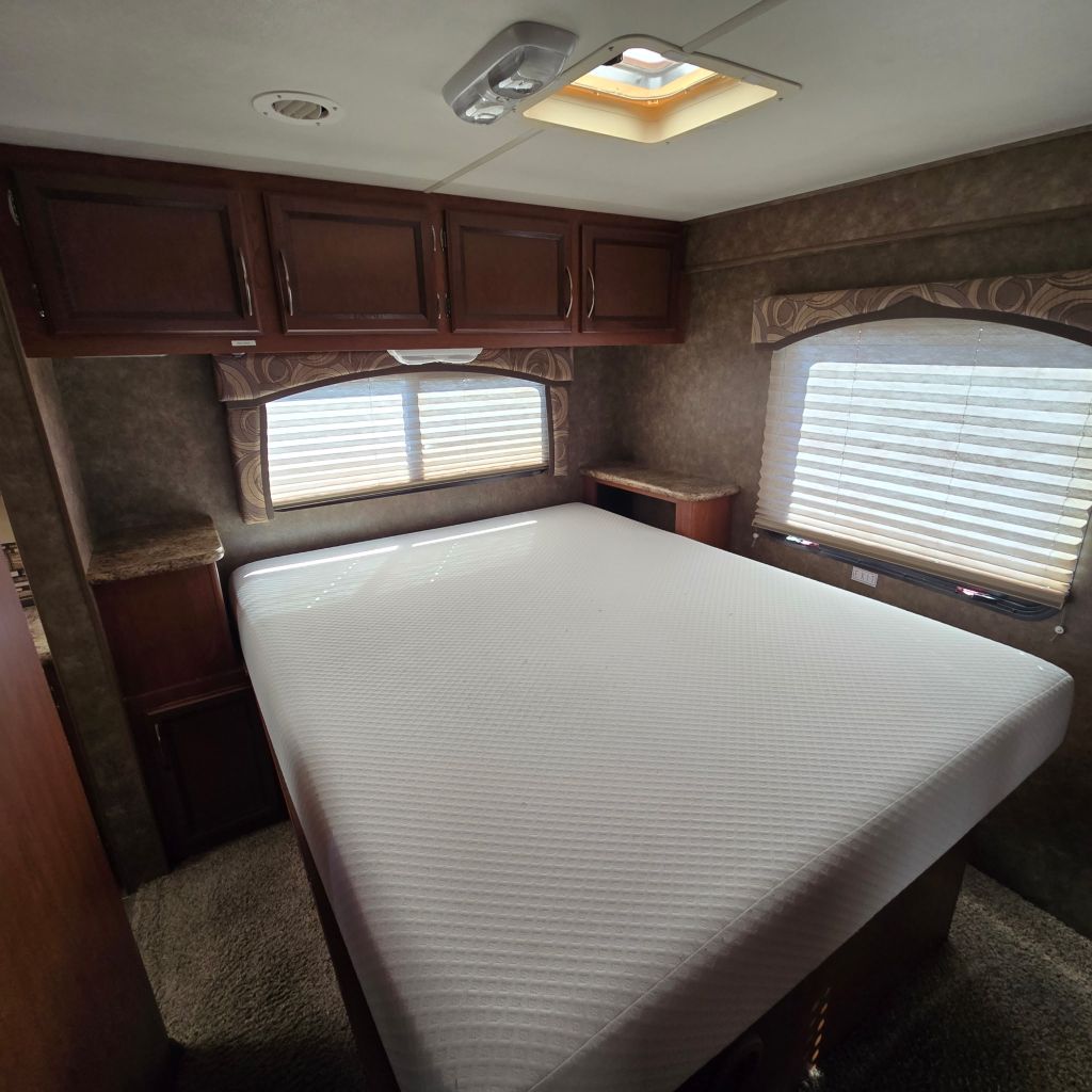 Photo 15 of this FORD ECONOLINE