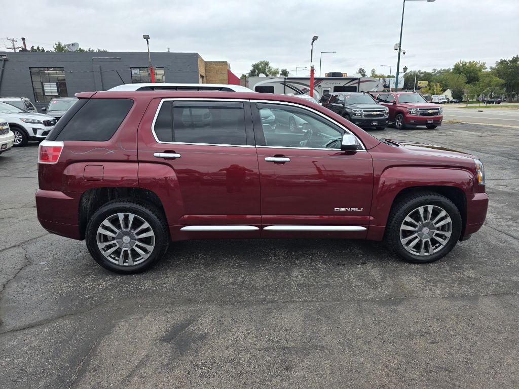 Photo 7 of this GMC TERRAIN