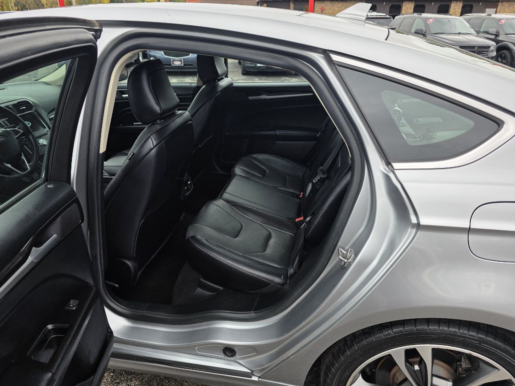 Photo 11 of this FORD FUSION