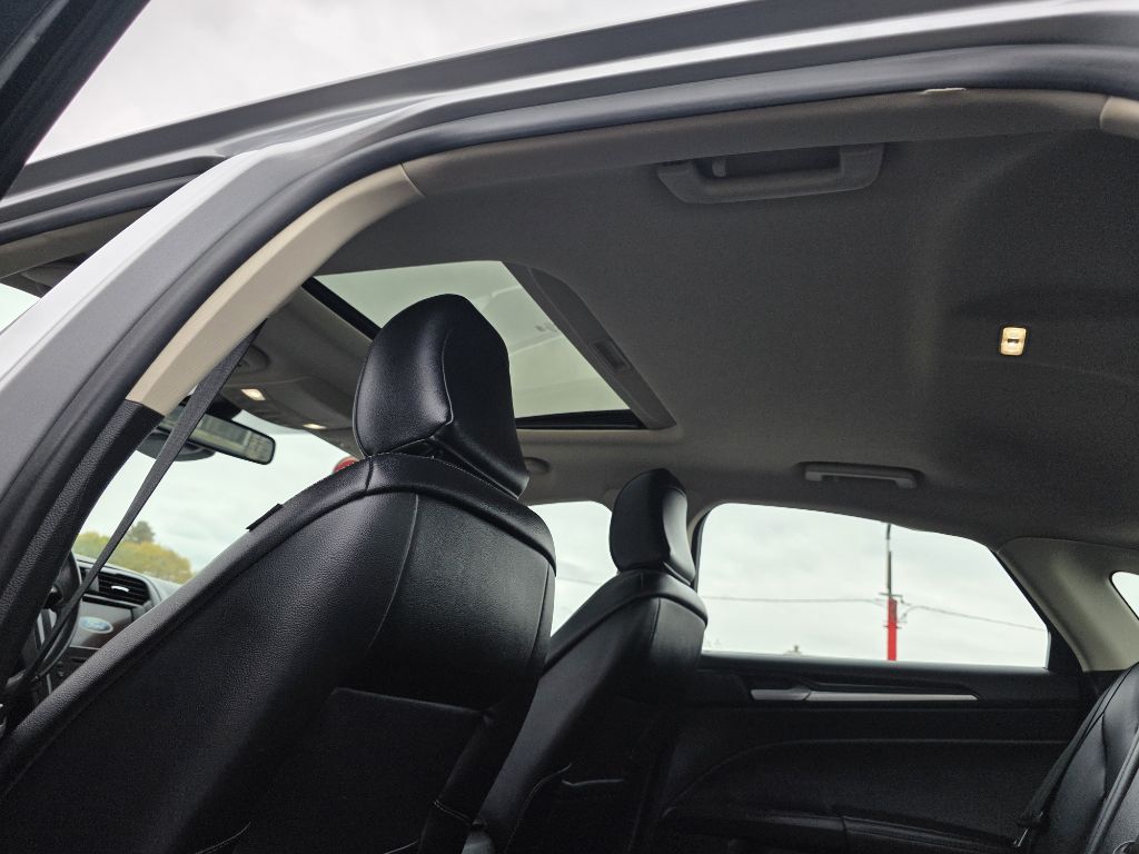 Photo 9 of this FORD FUSION