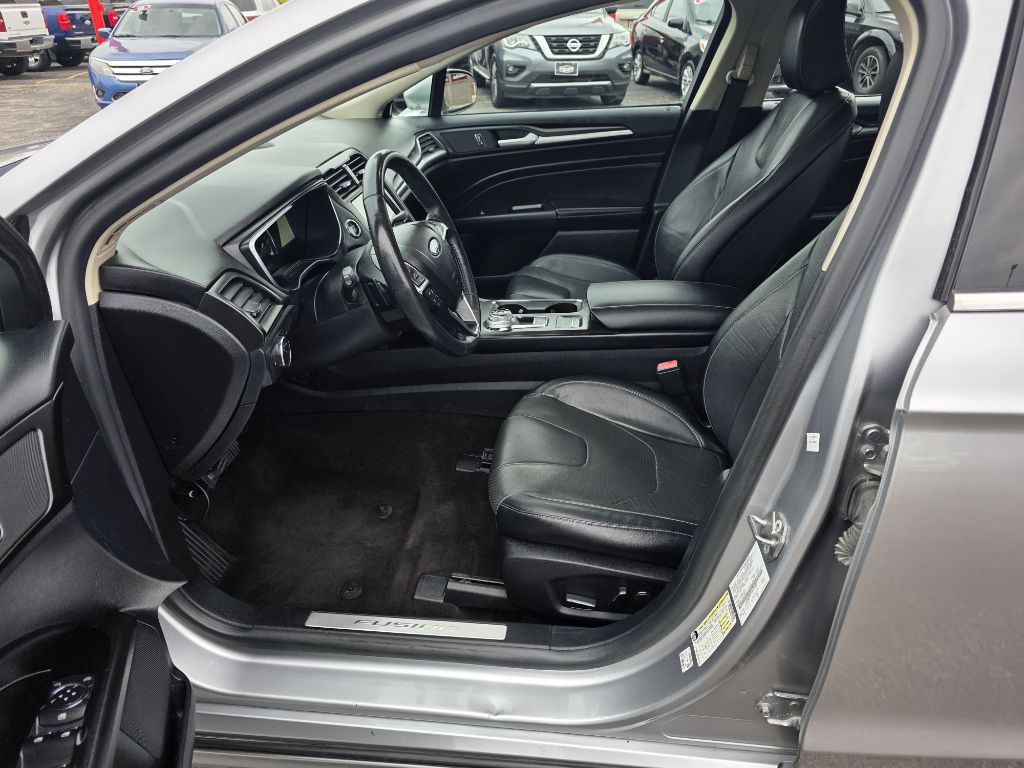 Photo 10 of this FORD FUSION