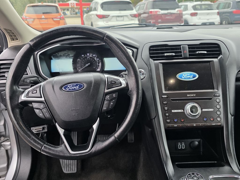 Photo 13 of this FORD FUSION